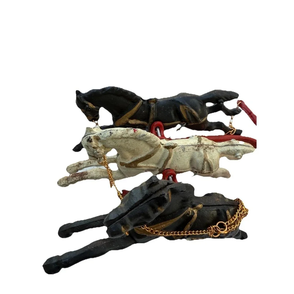 Cast Iron Three-Horse Fire Pumper   2 Fire Fighters With Hose Toy